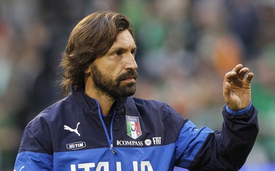 亚投国际-伊尼戈·马丁内斯国家德比后累倒在场边